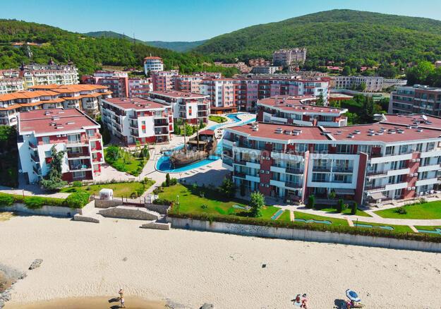 7006 2-к квартира с видом на море в к-се «Privilege Fort Beach», Елените, Болгария.