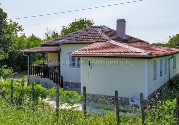 7035 1-этажный дом в посёлке Суходол, Болгария!
