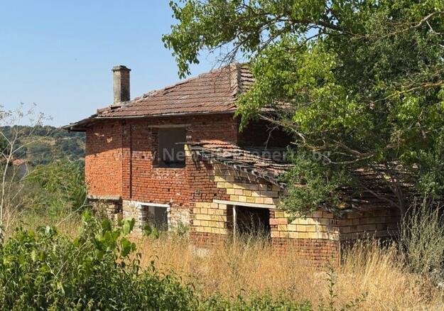 7037 2-этажный дом в посёлке Загорци, обл. Бургас, Болгария!