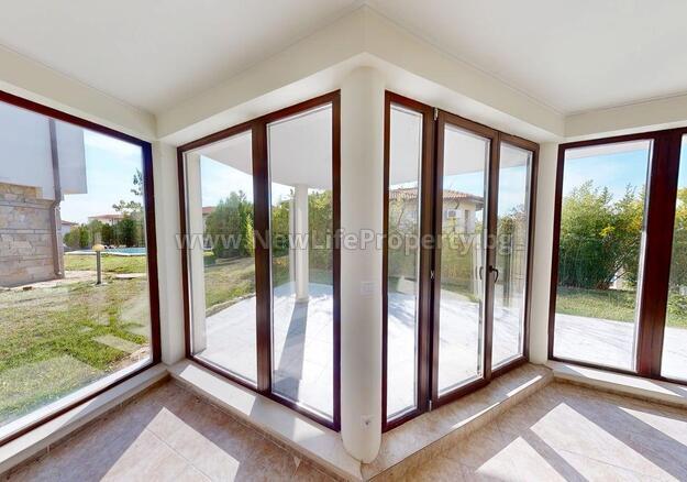 7081 2-этажный дом в к-се «Bay View Villas», Кошарица, Болгария.